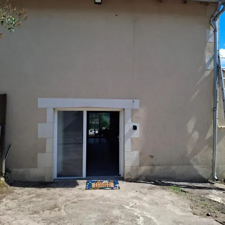 Au Milieu De La Campagne شقة *