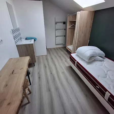 Au Milieu De La Campagne شقة *